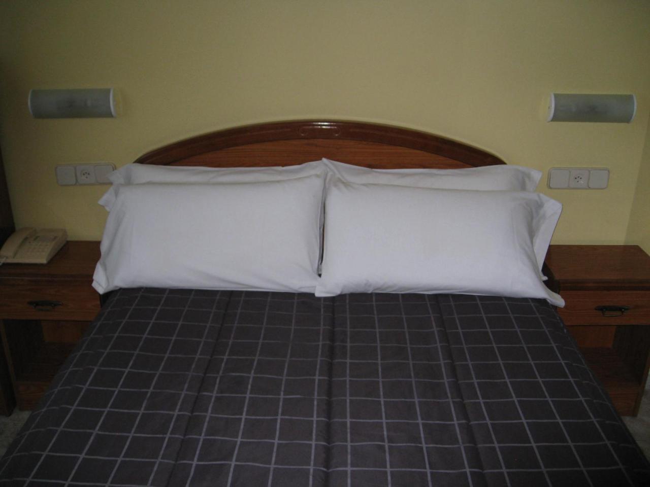 Hostal Roma A Coruña Exteriör bild